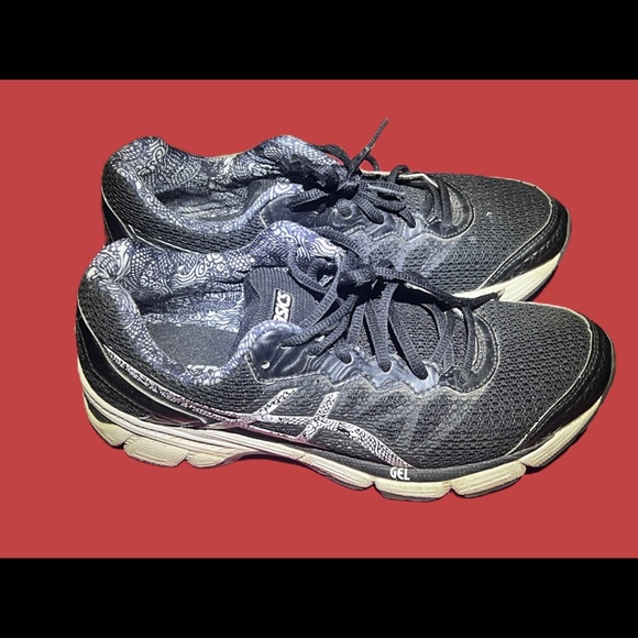 WOMENS ASICS SZ 8 1/2 BLACK/WHITE SNEAKERS SHOES - Picture 2 of 4